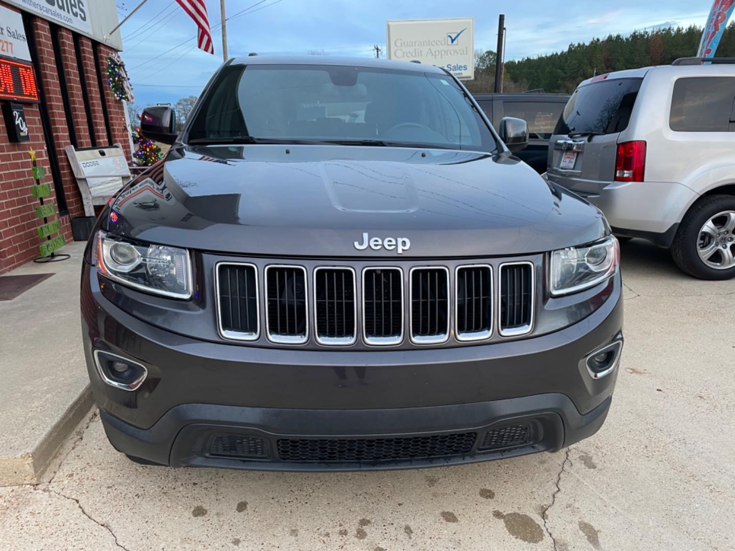 2015 GRAY /Gray Jeep Grand Cherokee (1C4RJEAG3FC) , Auto transmission, located at 204 Hwy. 16 East, Carthage, MS, 39051, (601) 267-7277, 0.000000, 0.000000 - Photo#2